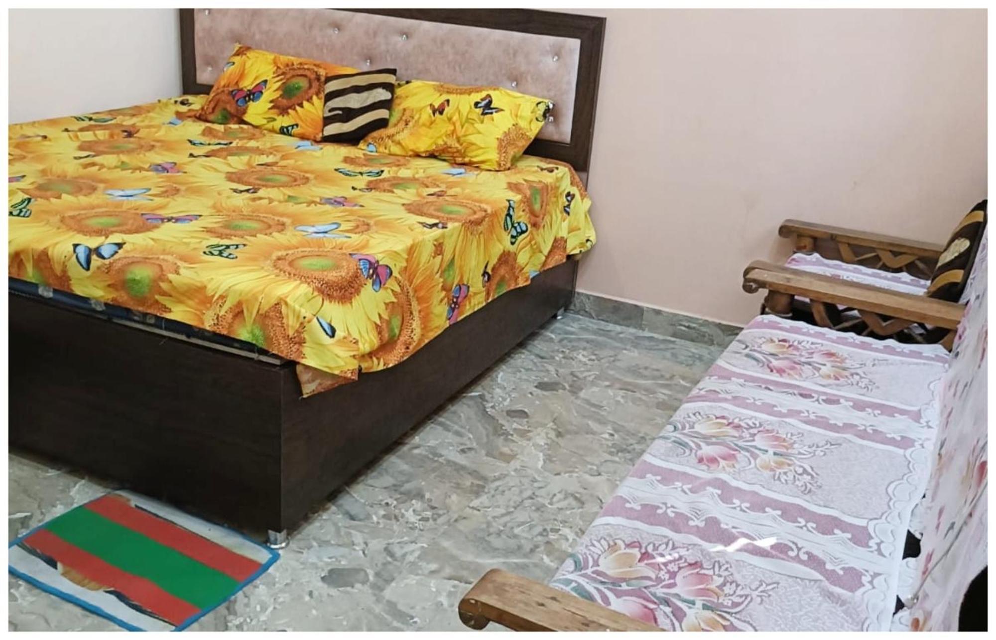 Hotel Aparna Grand Near Ram Janam Bhoomi And Temple - Fully Air Conditioned - Free Wifi Available - Best Budget Hotel In Ayodhya Екстер'єр фото